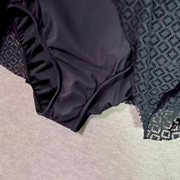 Women’s Croft & Barrow Black One Piece Swimdress - Size 12 - NWT - Picture 10 of 14